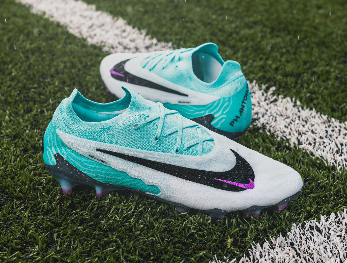 newest nike soccer boots
